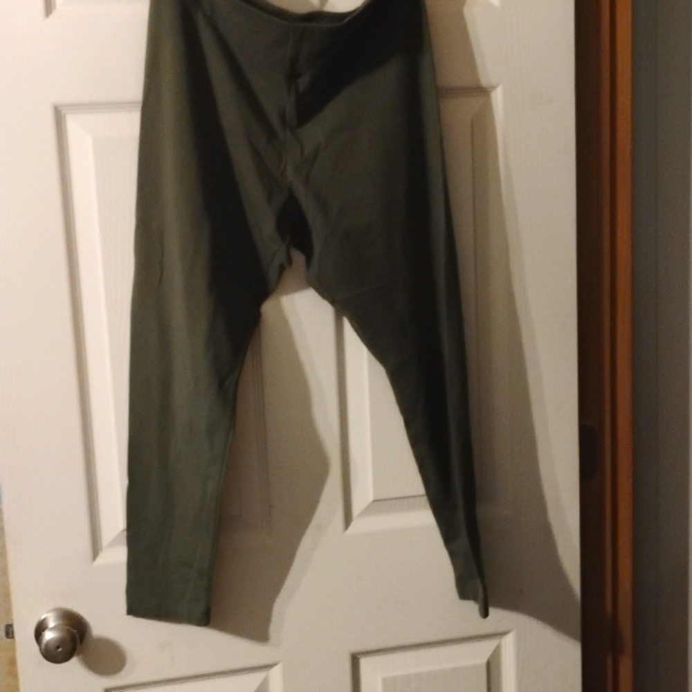 Women's plus leggings
